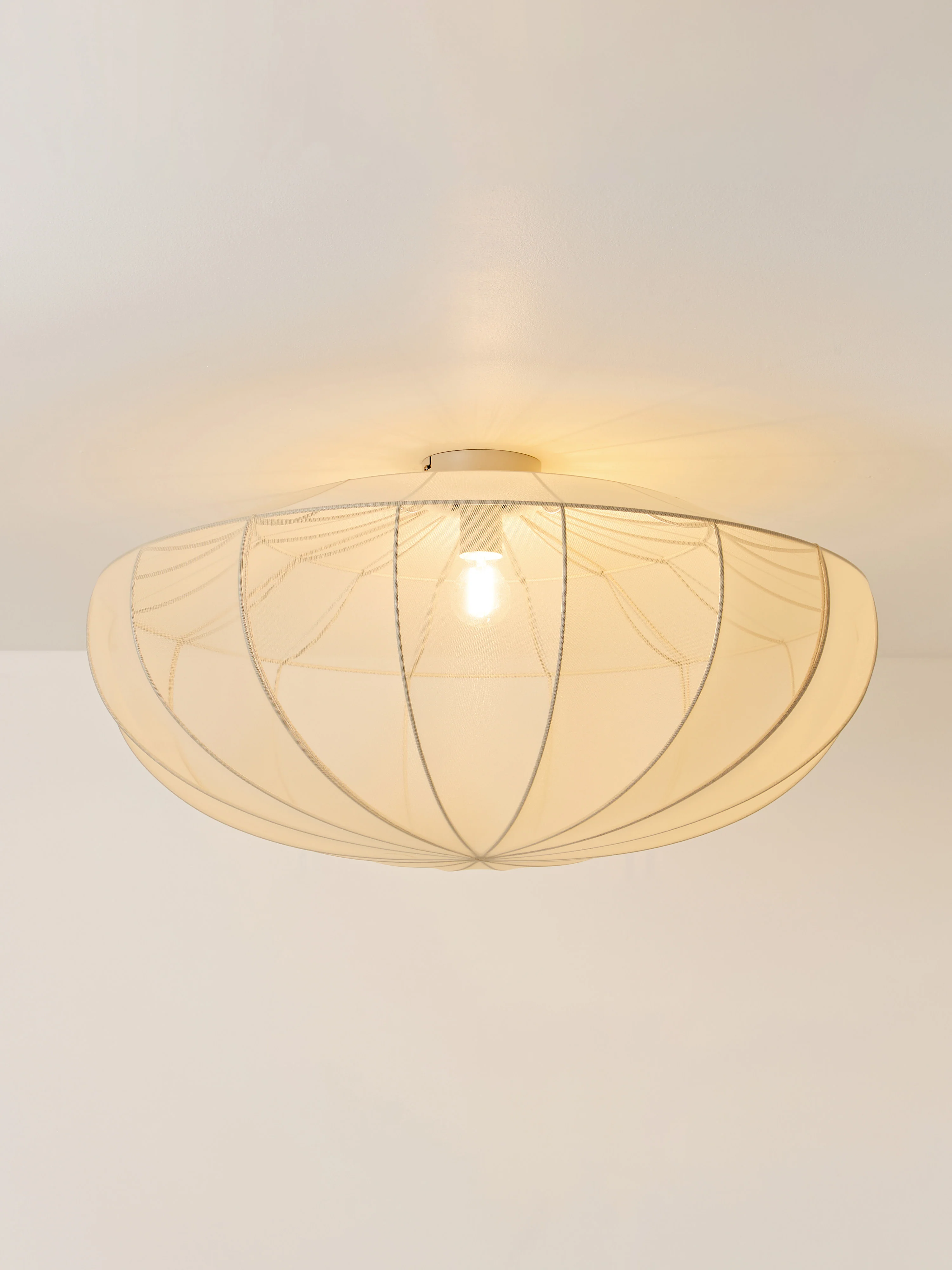 Grote plafondlamp Beau van netstof