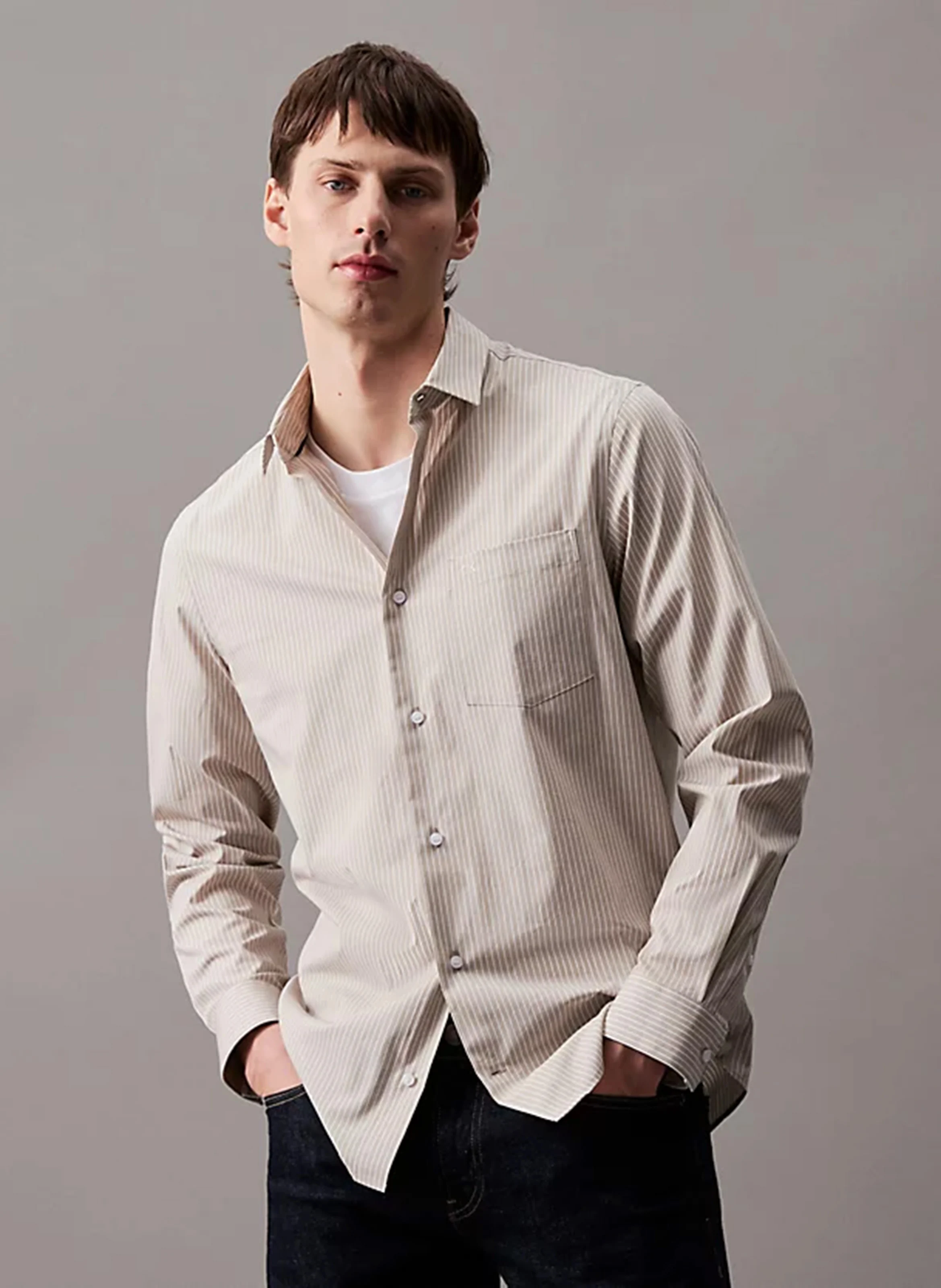 Chemise droite col classique en coton bio mélangé rayée | Gris