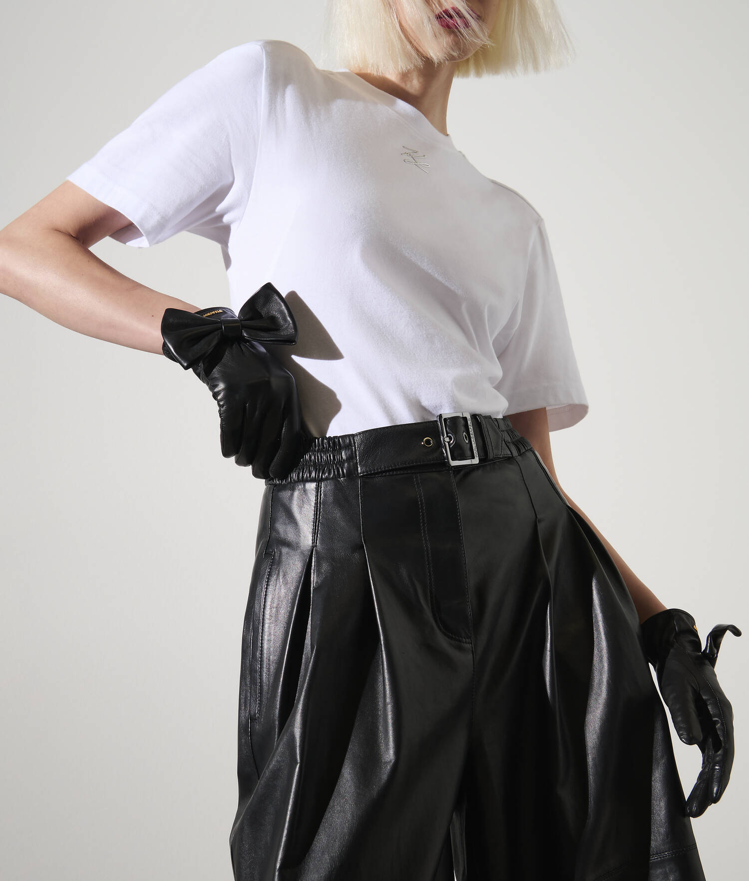 PANTALON EN CUIR VOLUMINEUX KARL STUDIO