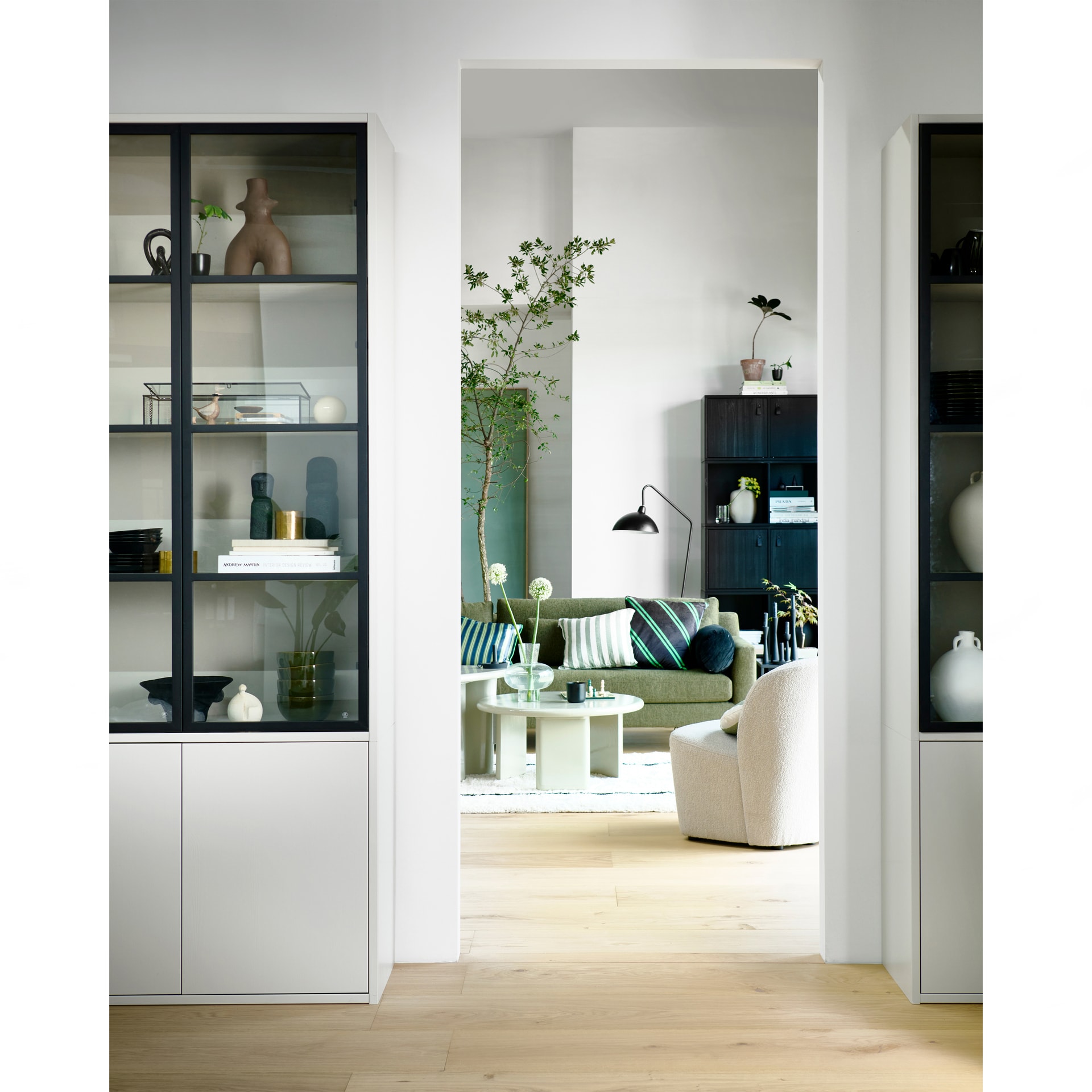 Vitrine BASIC 101 x 230 cm nebelgrau/schwarz