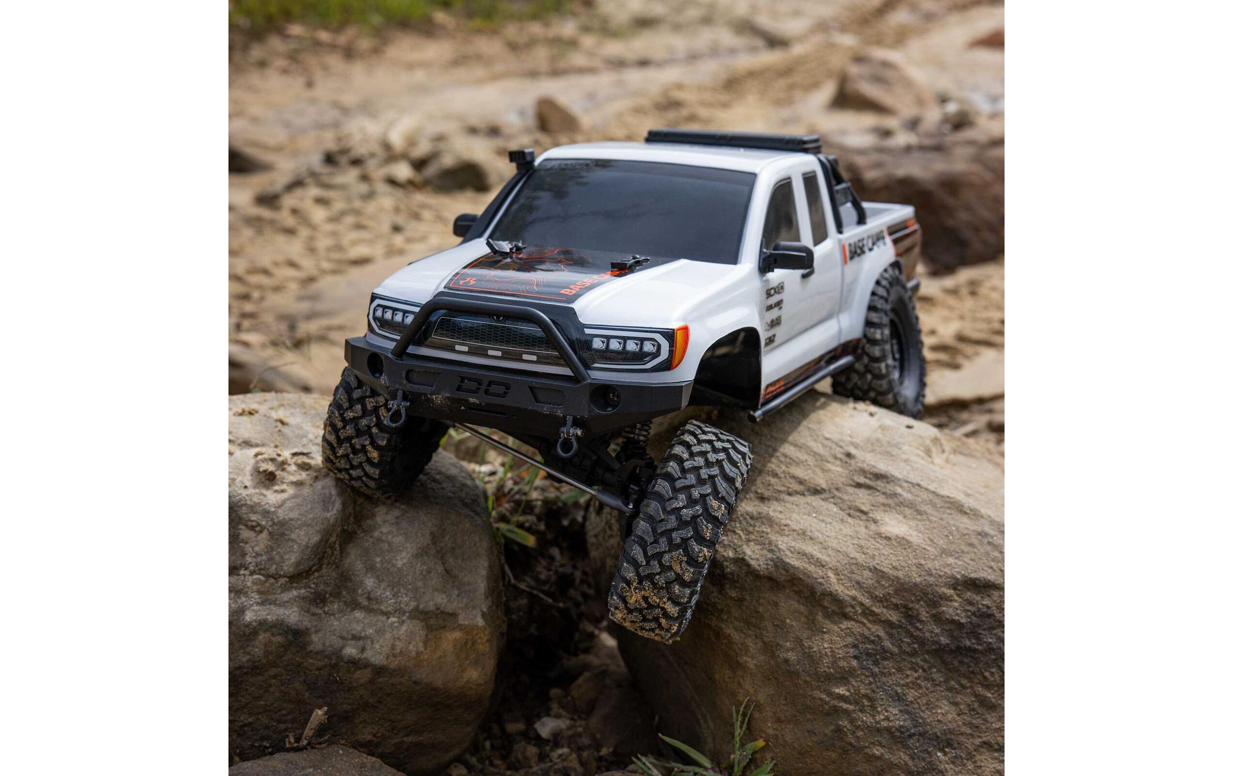Scale Crawler SCX10 III Base Camp ARTR, Weiss<br>Rockcrawler Basis Ausführung mit Spektrum