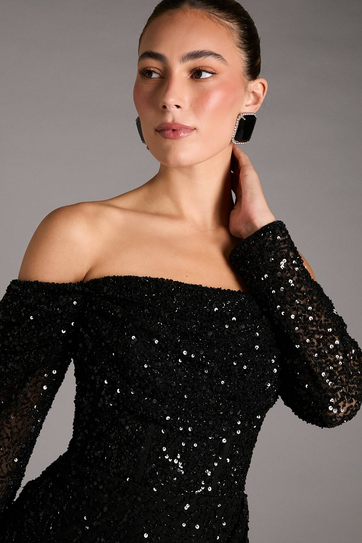 Coast Robe Mini Bardot à Manches Longues avec Jupe Portefeuille et Sequins de Soirée