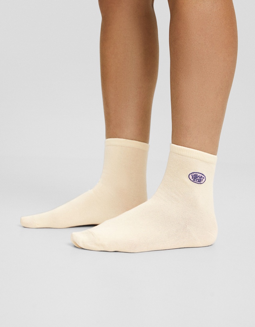 Pacote com 3 pares de meias bordadas