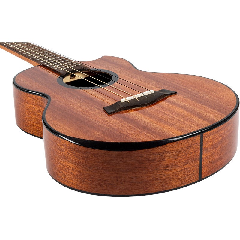 Flight Royal Series Nomad Baritone Natural Mahogany all-solid bariton-ukelele met gigbag