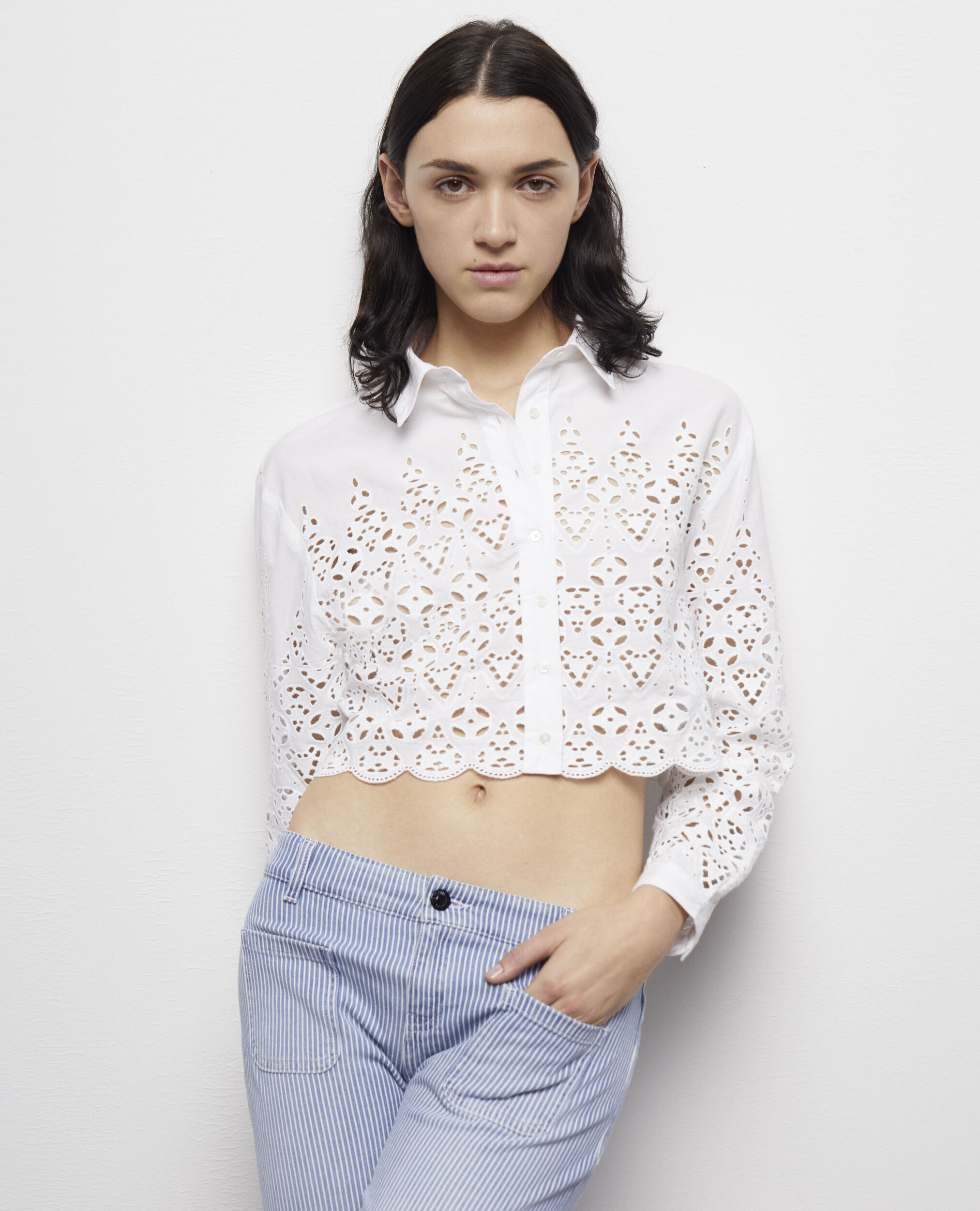 Chemise courte blanche avec broderie Anglaise