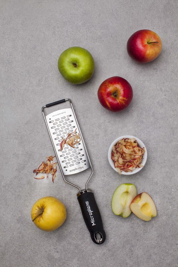 Microplane Gourmet rivejern medium ribbe Sort & sølv