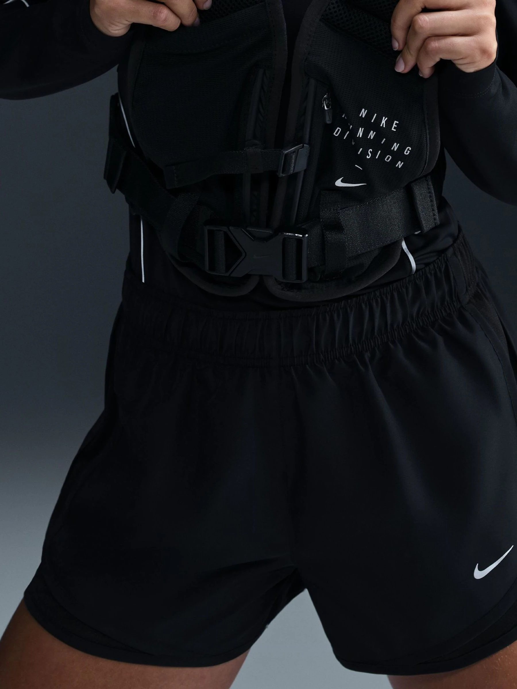 Zwart - Nike Tempo Dri-FIT 3 hardloopshorts met halfhoge taille