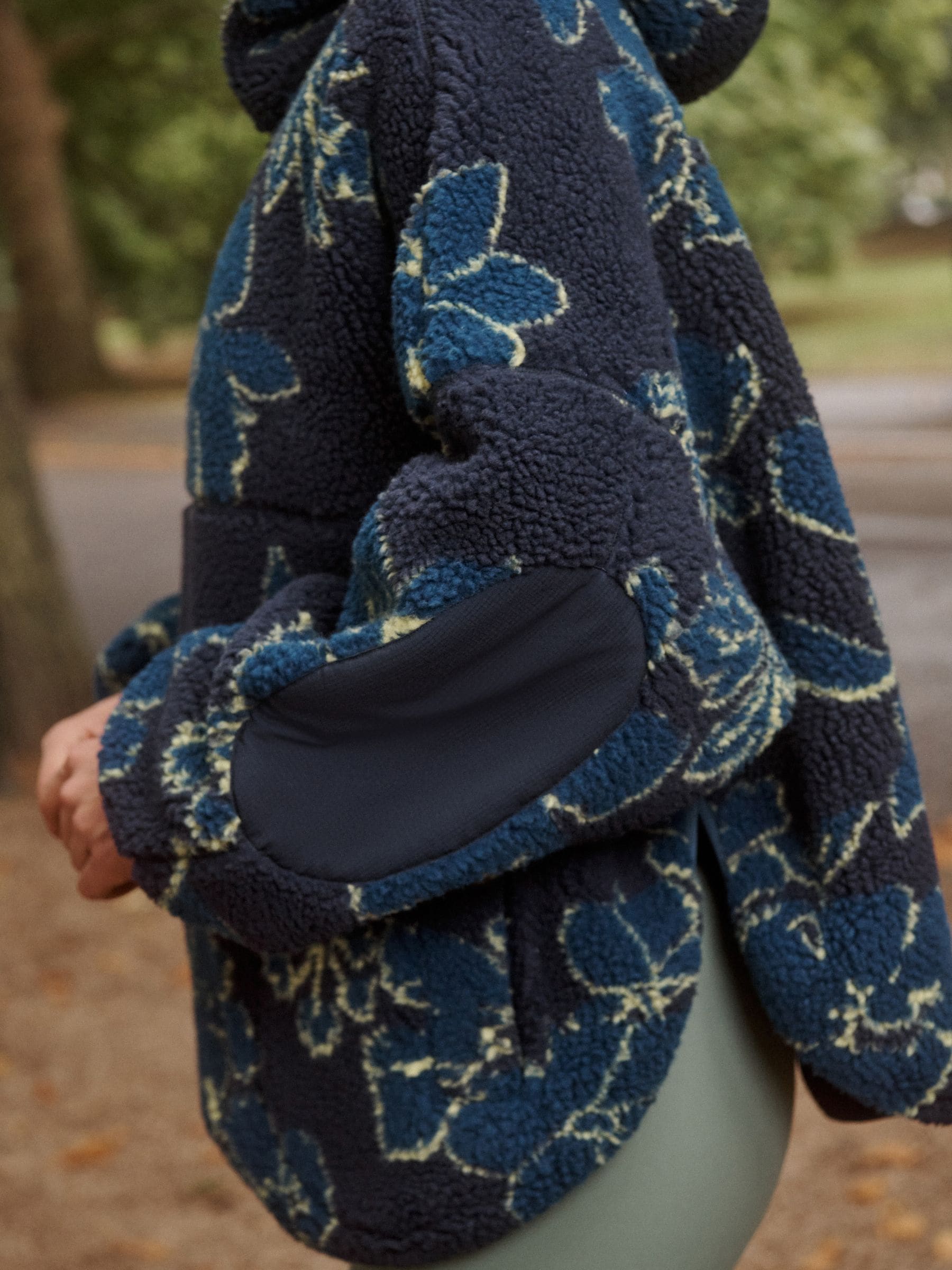 Marineblauwe bloemenprint - Active Borg Hooded Jacket