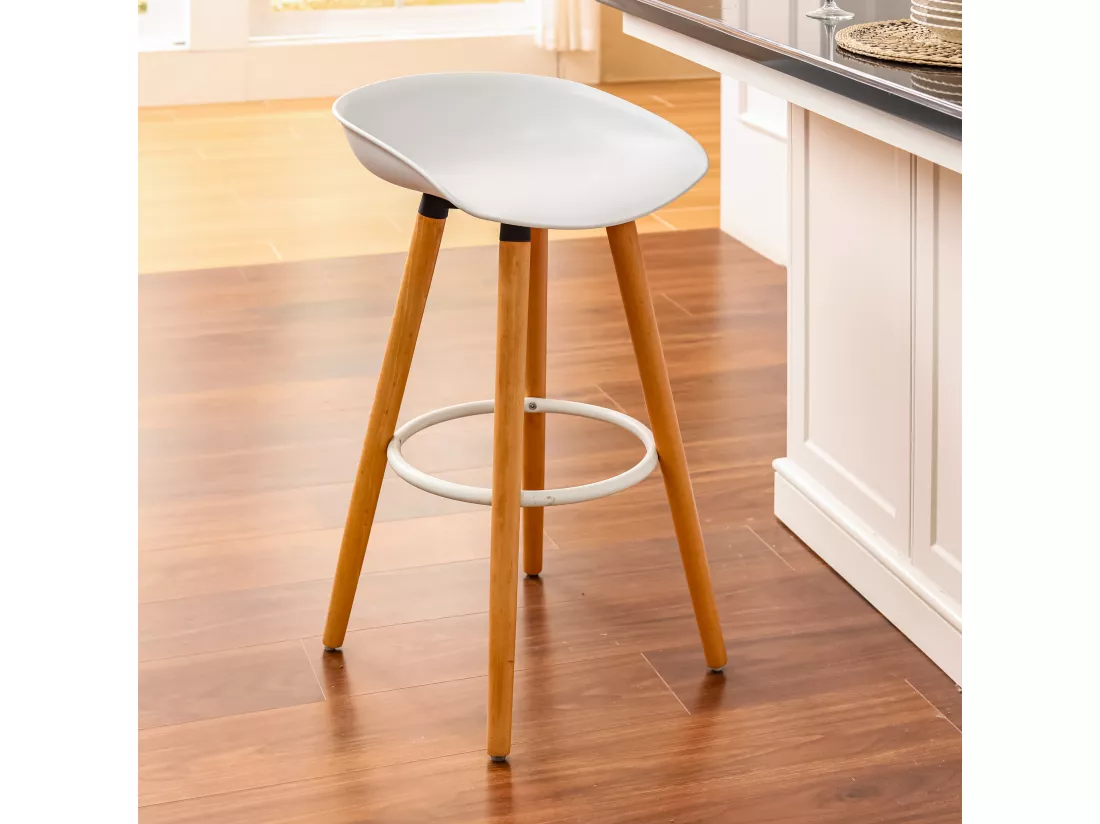 Lot de 2 tabourets de bar scandinave， Siège en plastique blanc, Pieds en bois, L45*D43.5*H77.5cm