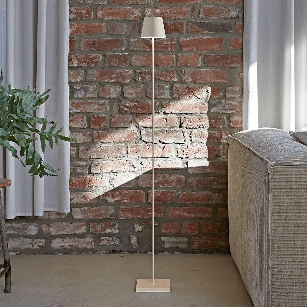 SIGOR Nuindie Stehleuchte - Dimmbare LED Akku-Stehlampe Indoor & Outdoor, IP54 spritzwassergeschützt, Höhe 120 cm, aufladbar mit Easy Connect, 12 h Leuchtdauer, dünenbeige