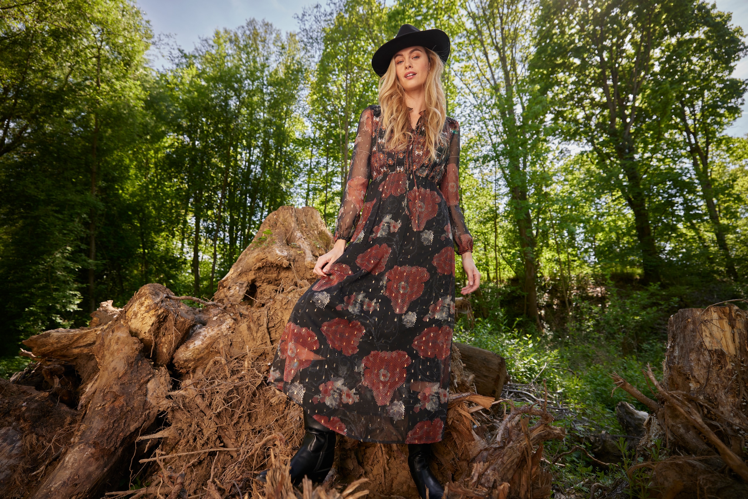 Aniston CASUAL Maxikleid aufwändig bestickt und mit Glitzerfäden verziert - NEUE KOLLEKTION