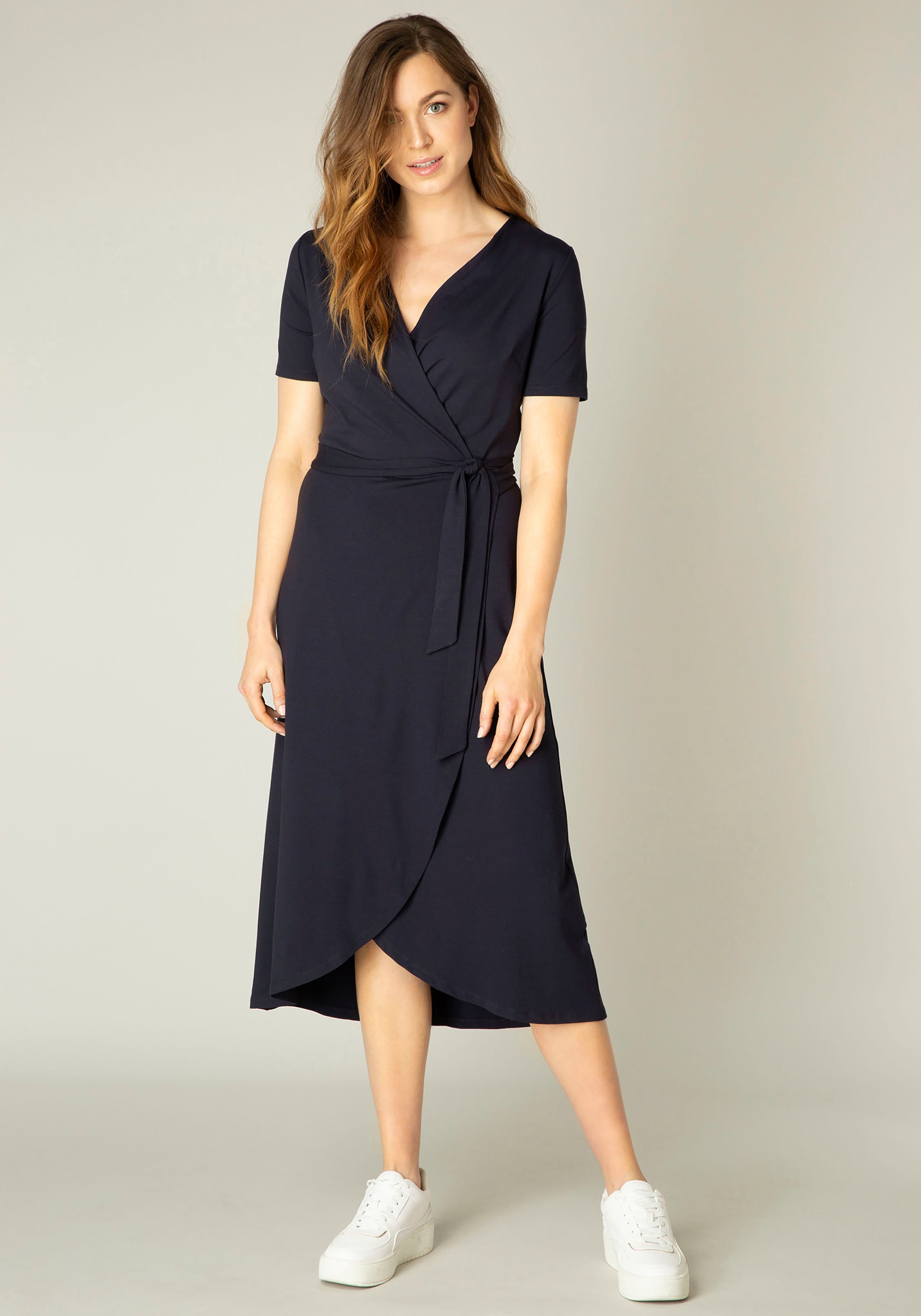 Base Level Wickelkleid »Yvie« In bequemer, elastischer Qualität