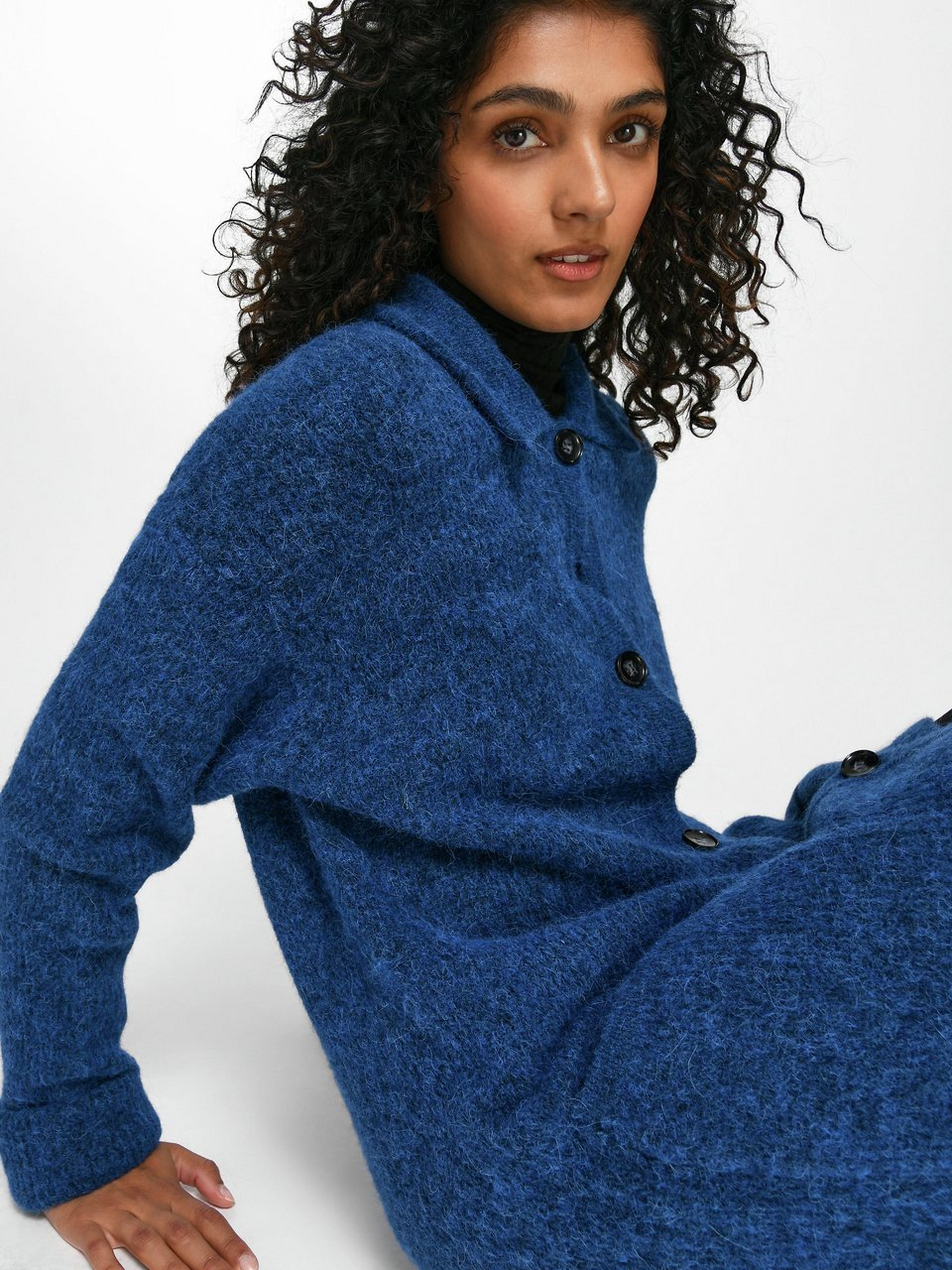 Strickjacke mit überschnittener Schulter