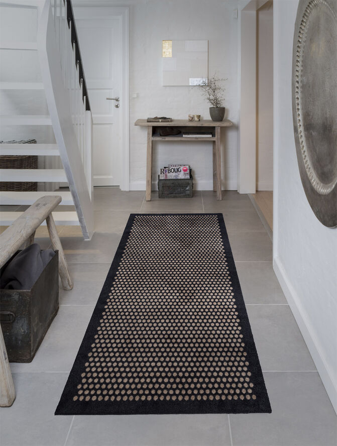 Tica Copenhagen Løber 90x200 cm, dot sort/sand Sort/sand