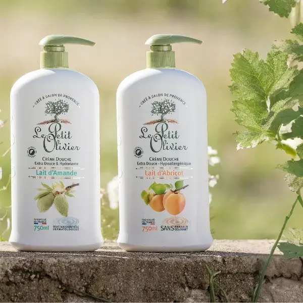 Le Petit Olivier - Creme de Banho Extra Suave - Leite de Damasco - Sem Sabão 750ml
