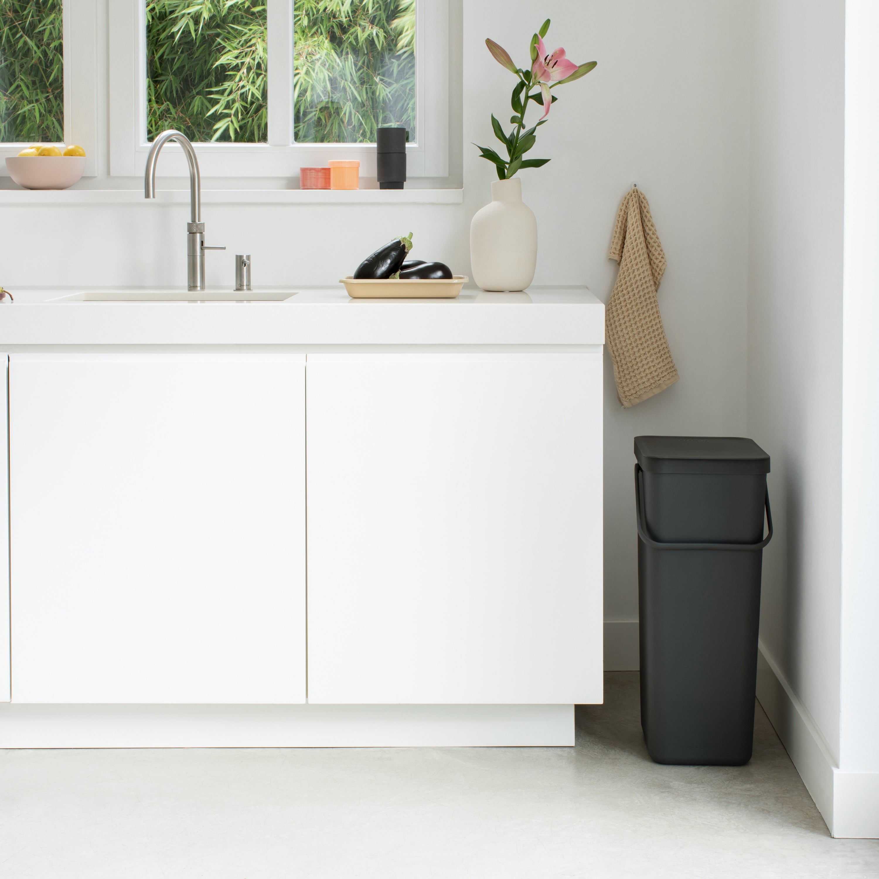 Brabantia Sort & Go Afvalemmer 40 L - Donkergrijs