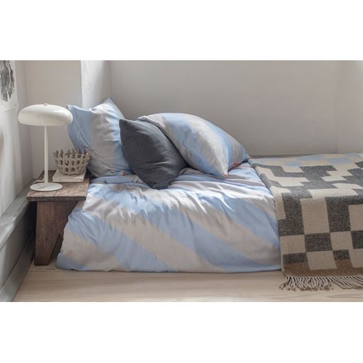 Mette Ditmer Diagonal Sengetøj, Light Blue/Sand, 140x220 cm