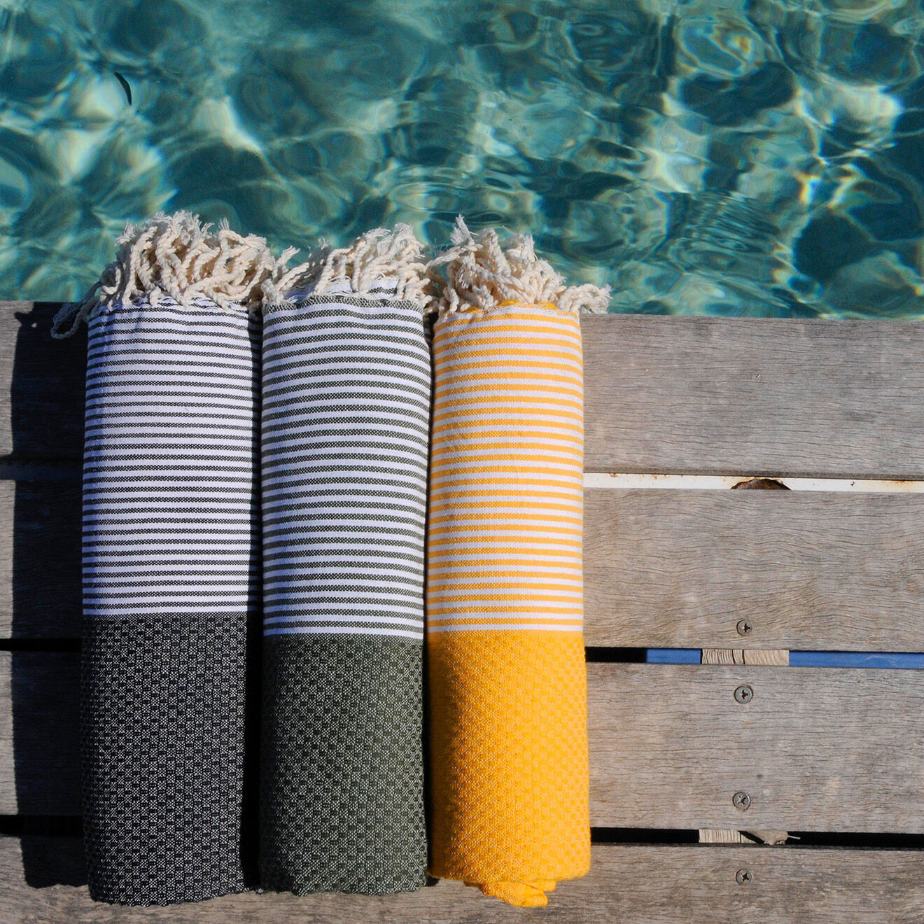 Febronie Fouta Nid d'Abeille Ibiza rayures fines jaune safran - 100x200 cm