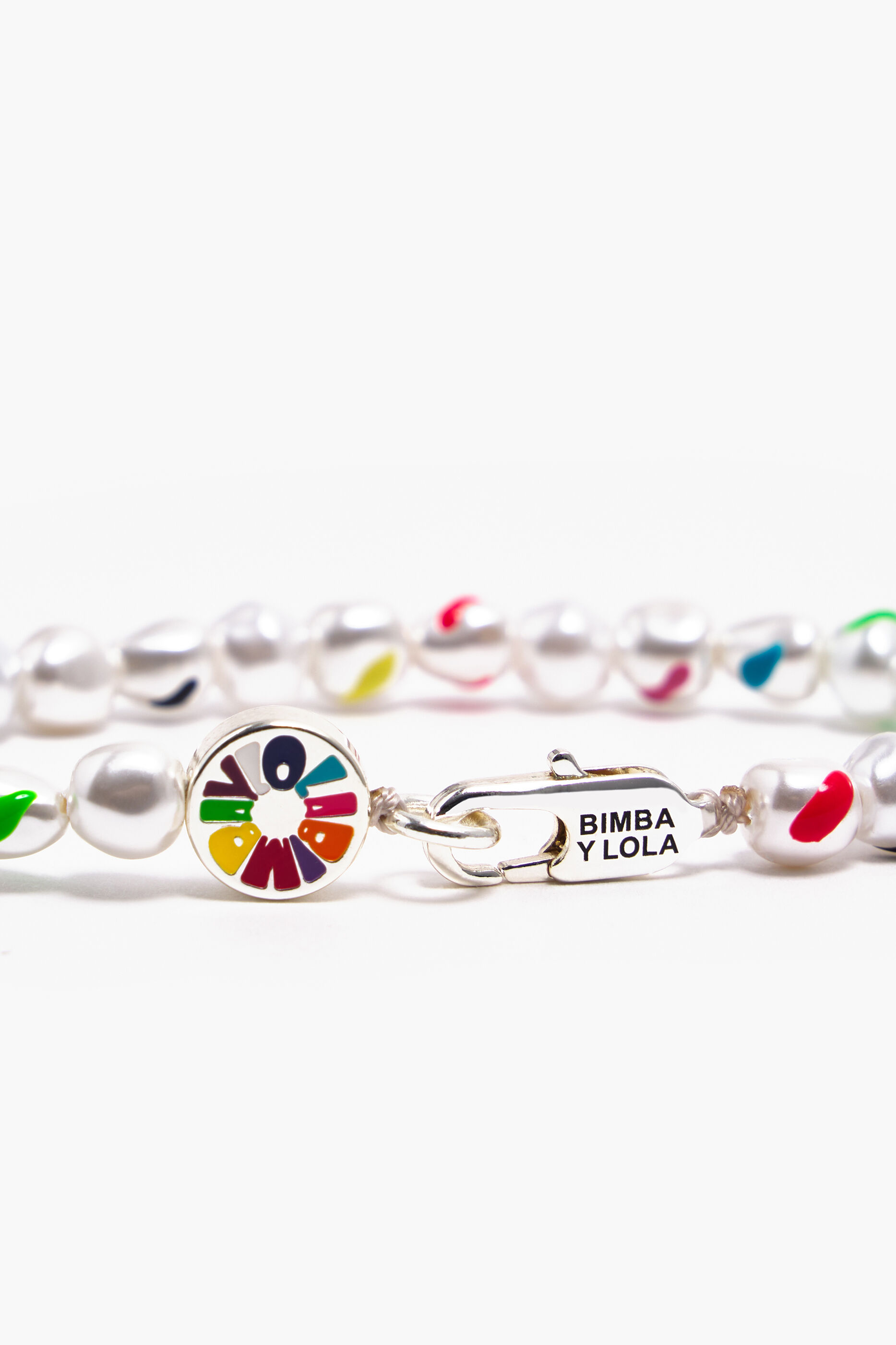 Pulseira de pérolas multicoloridas