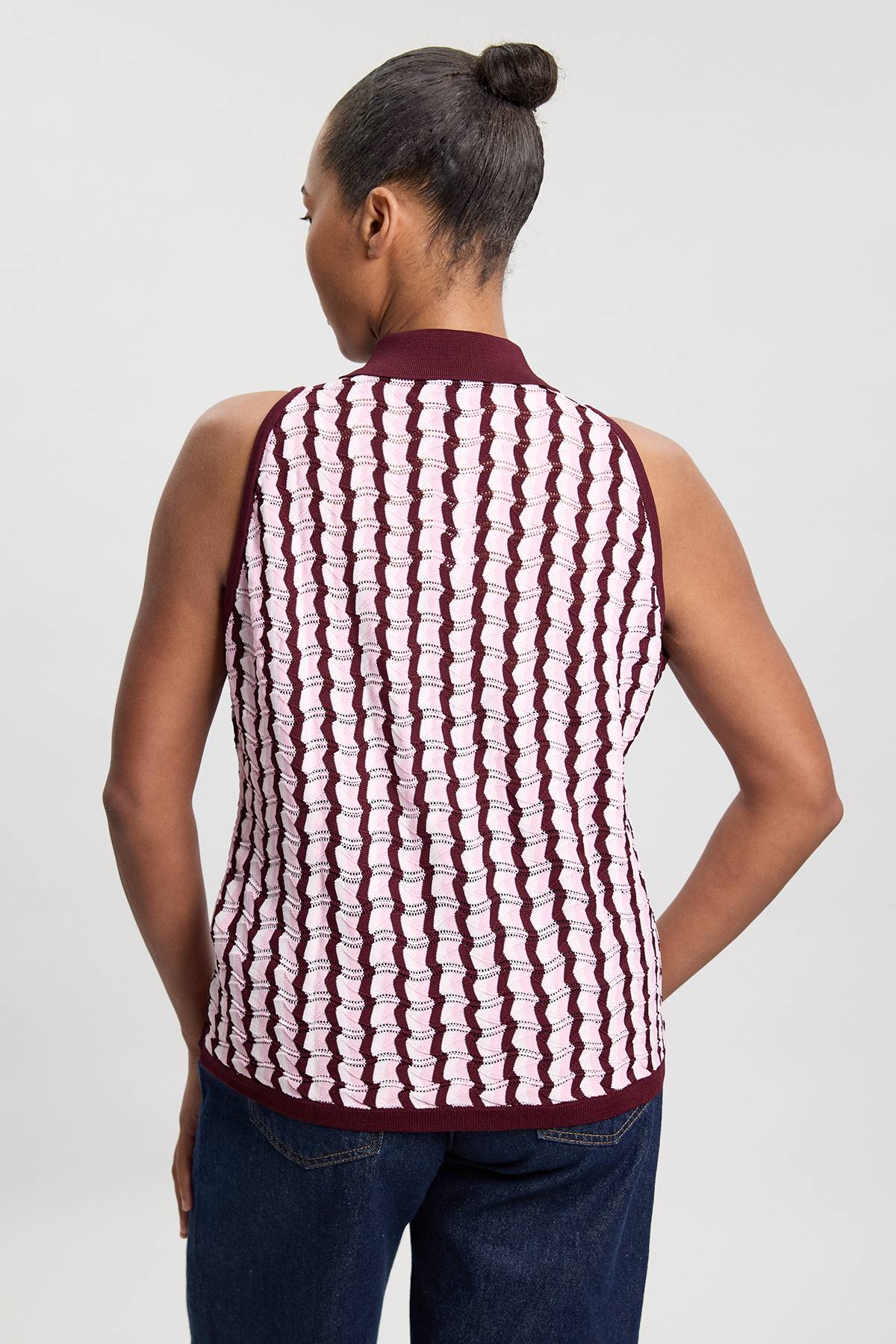 KarenMillen Haut Midi Sans Manches Grande Taille En Maille Ajourée Avec Col Contrasté