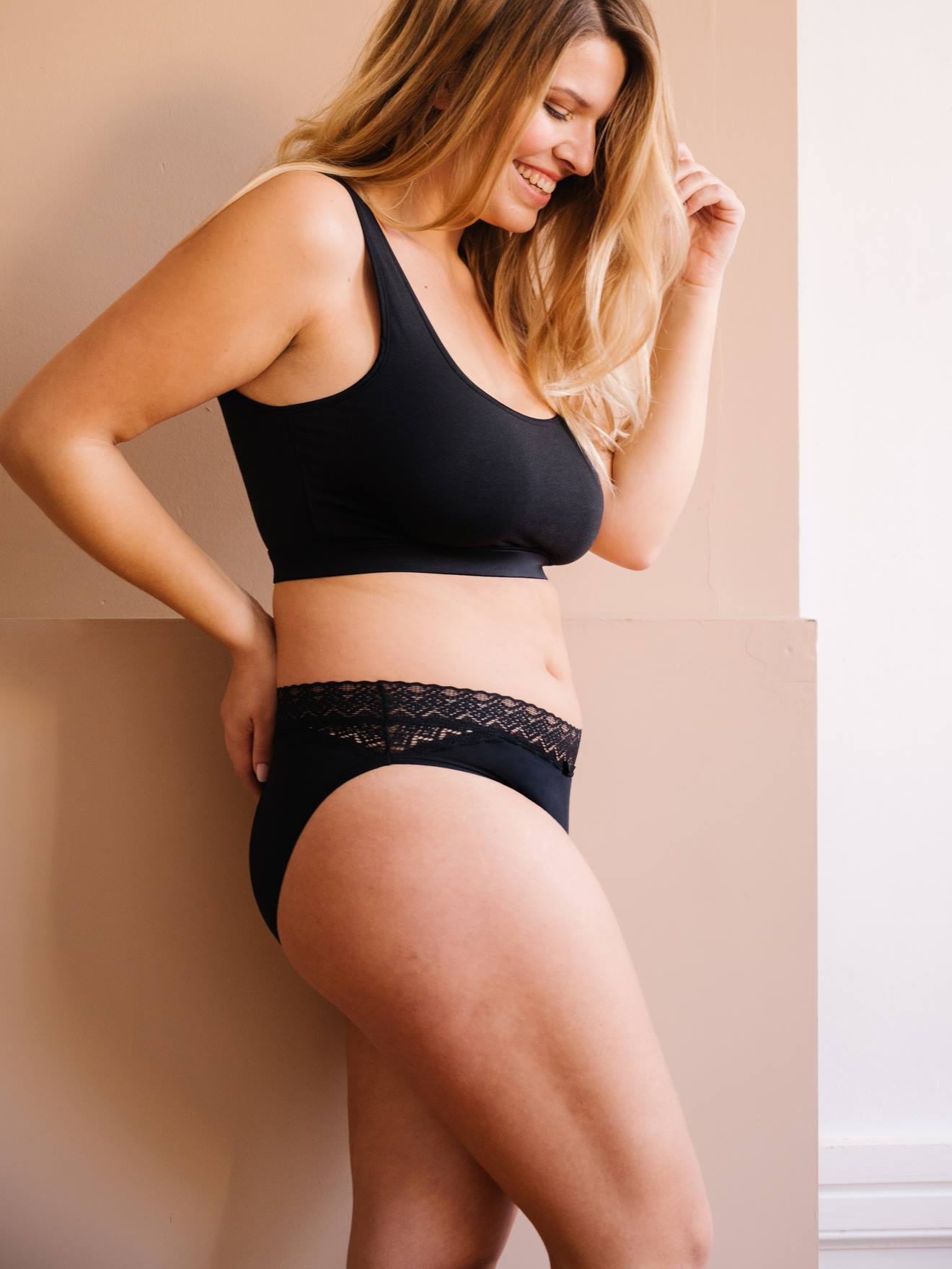 Calcinha menstrual Oslo HERLOOP (fluxo moderado/intenso) preta