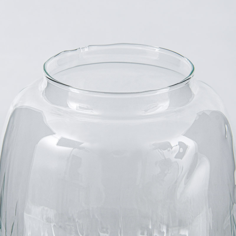 Vase boule strié 'Festonne