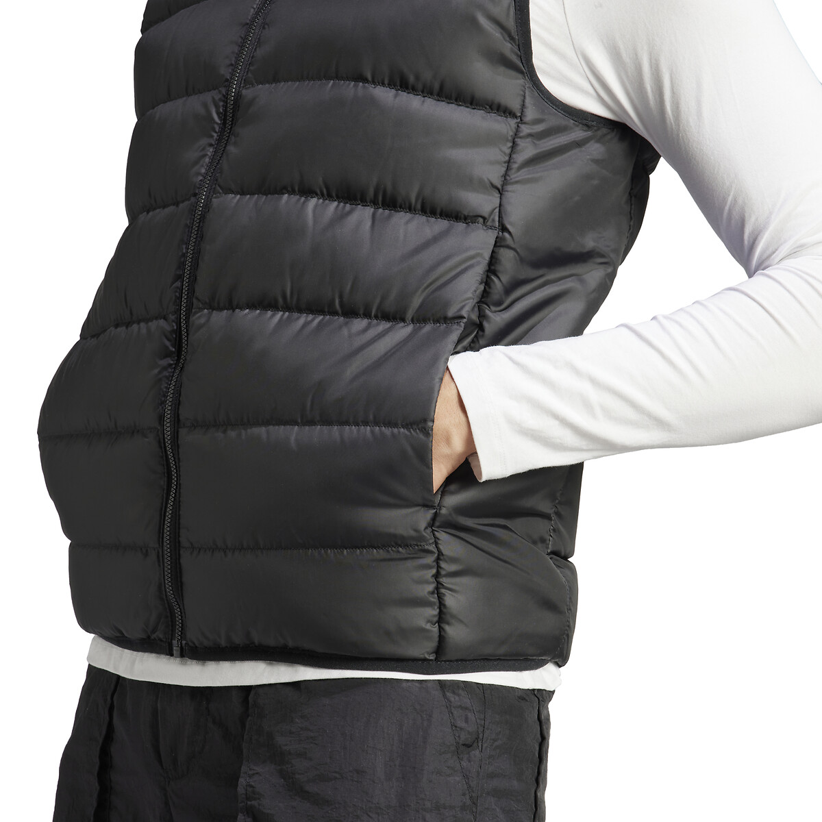 adidas Performance<br>Colete leve com zíper Essentials