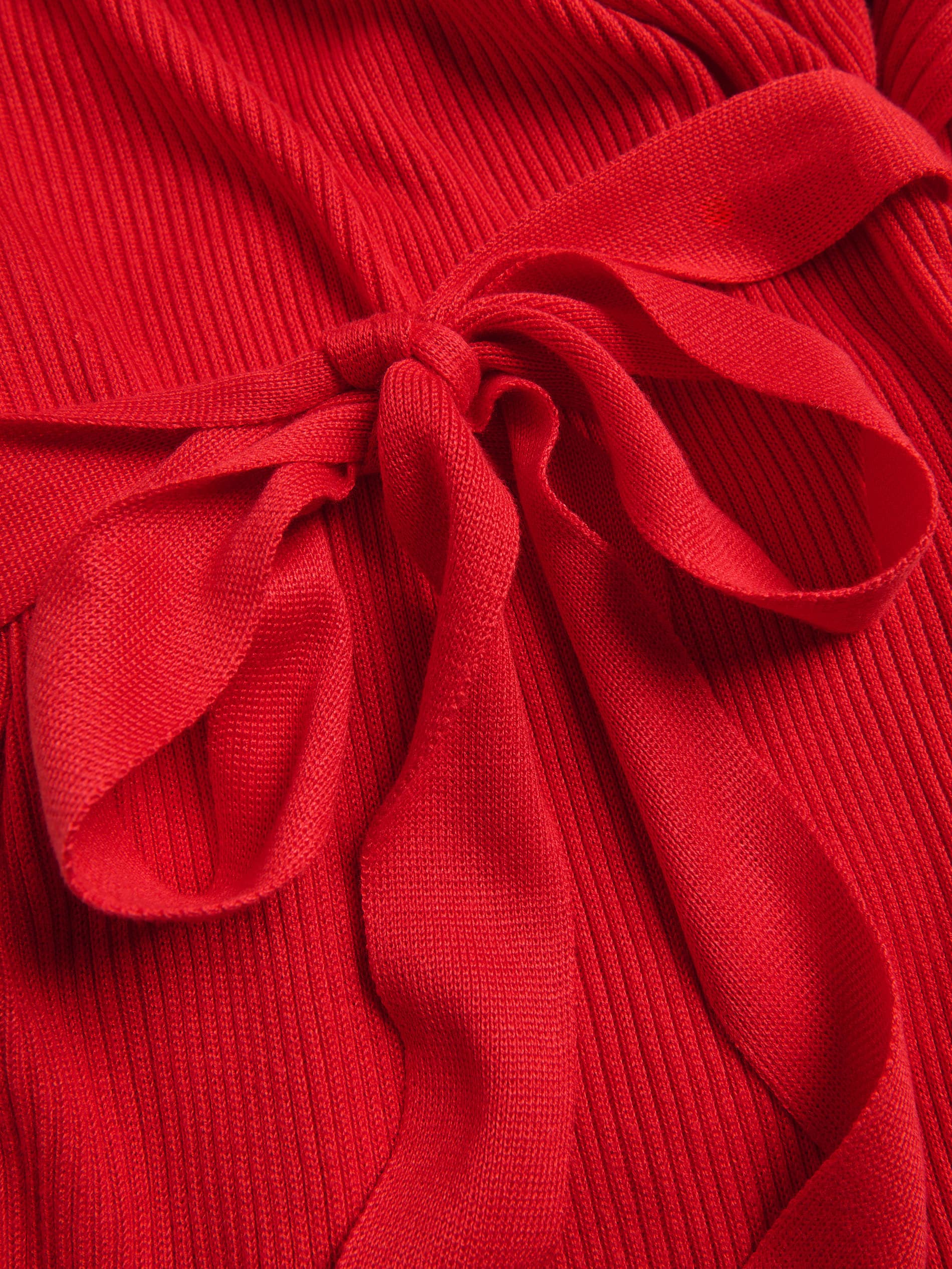 Geripptes Kleid mit Bindung