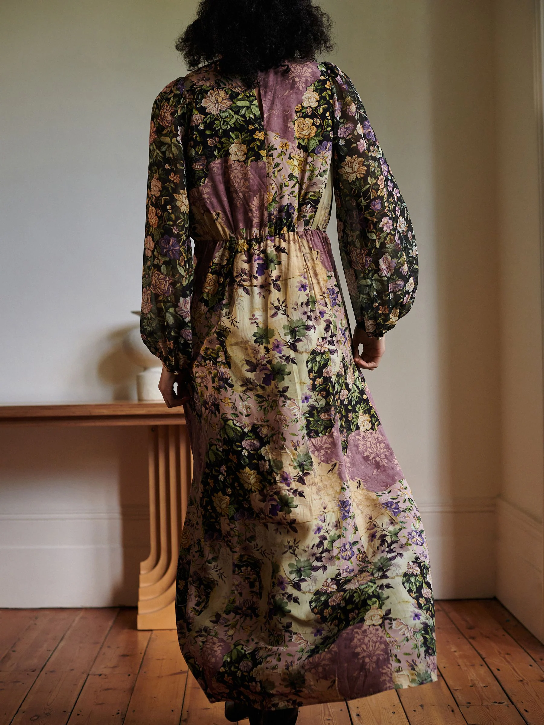 Zwart & Roze Bloemen Patchwork Print - Midi-jurk met lange mouwen