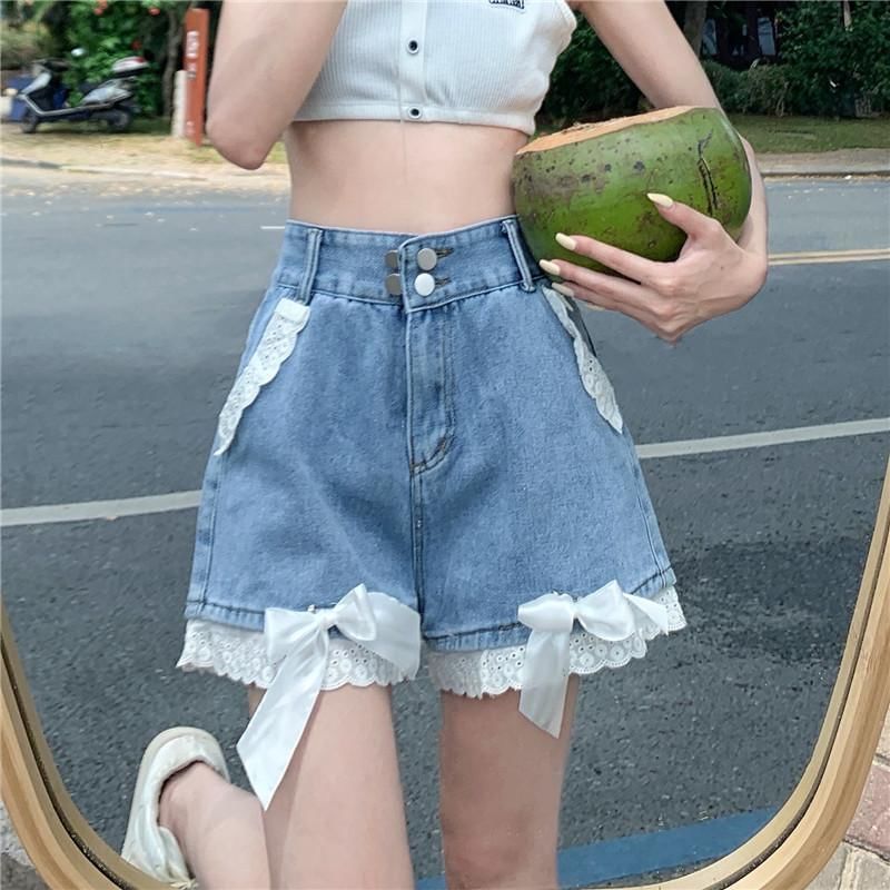 Hevnir - Hoge taille denim shorts met strik en kant