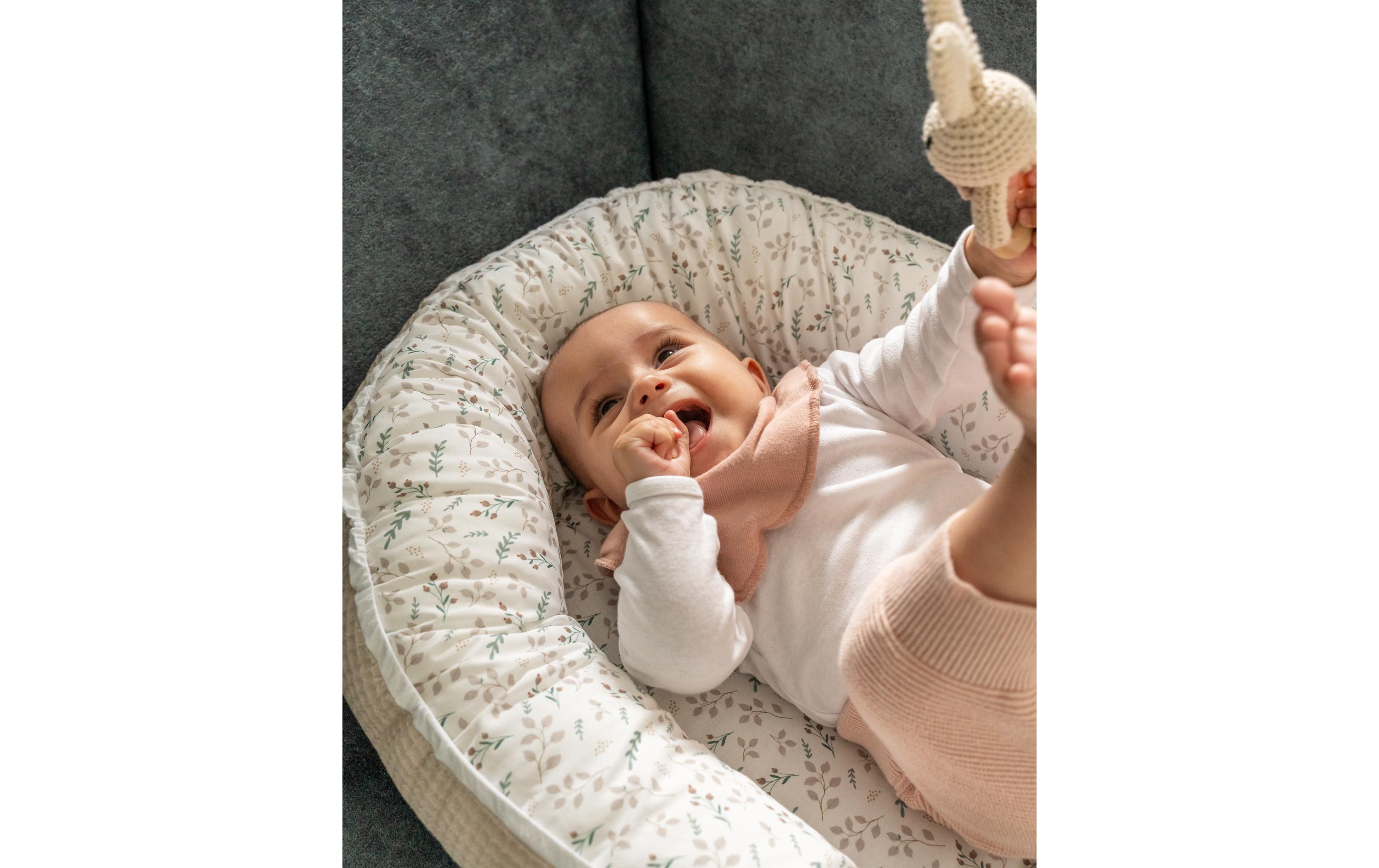 Babynest Waffel Floral Sand 55 x 95 cmKuschelnest für Babys