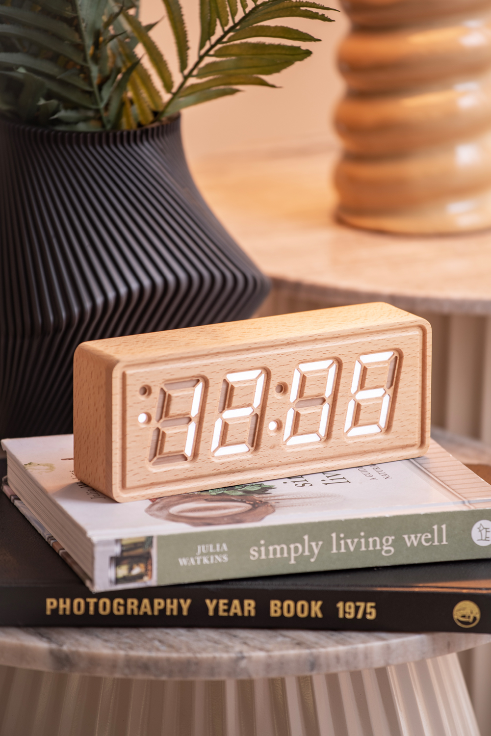 Wekker Solid Wood Engraved - Donker hout