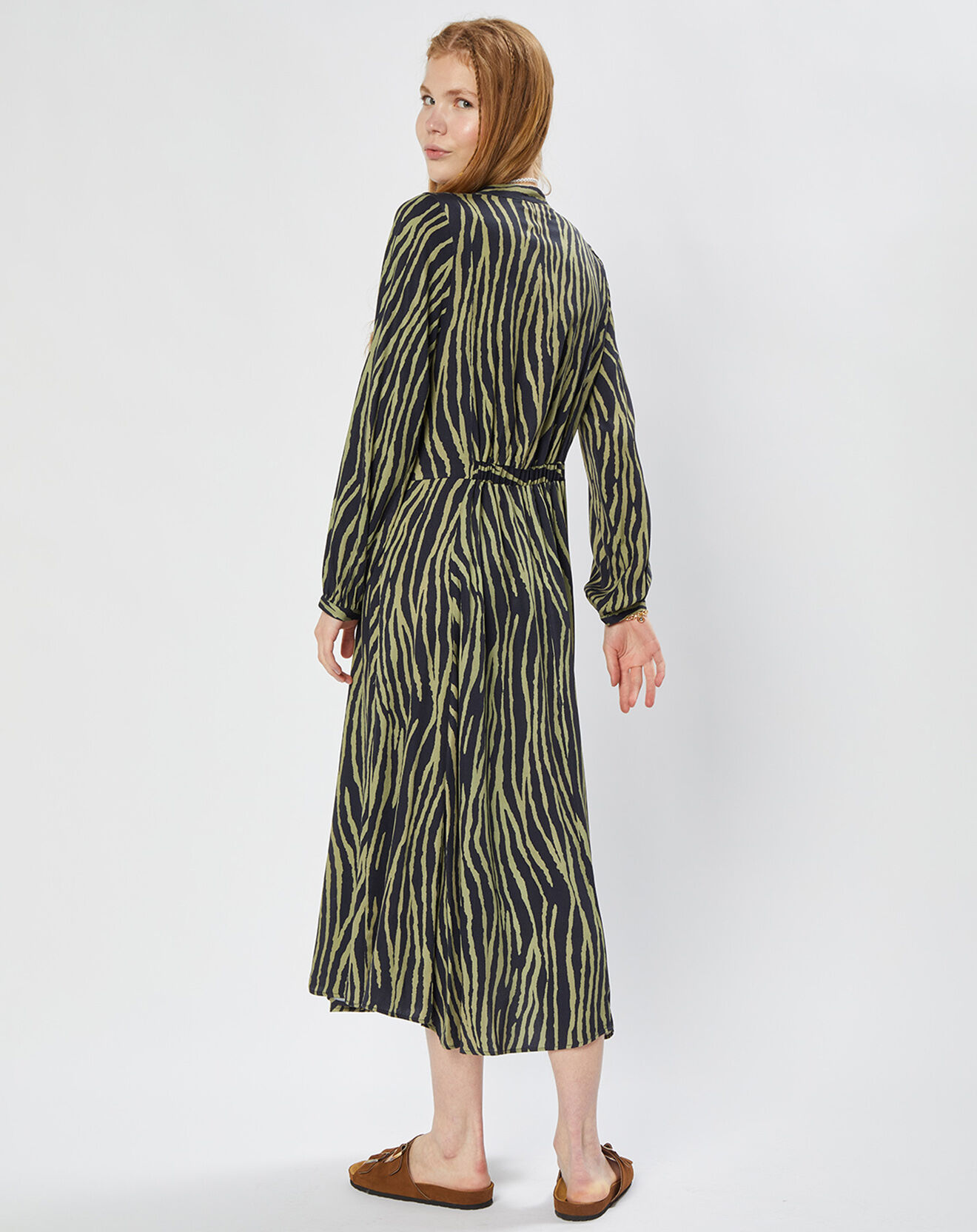 Stella Forest Robe longue Léo à motif animal kaki