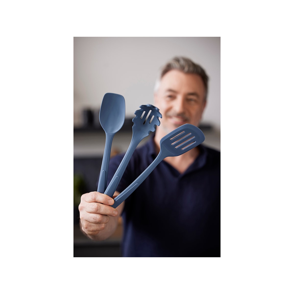 By Tareq Taylor Annie Spatula 33.4 x 7.8 x 4 cm Indigo