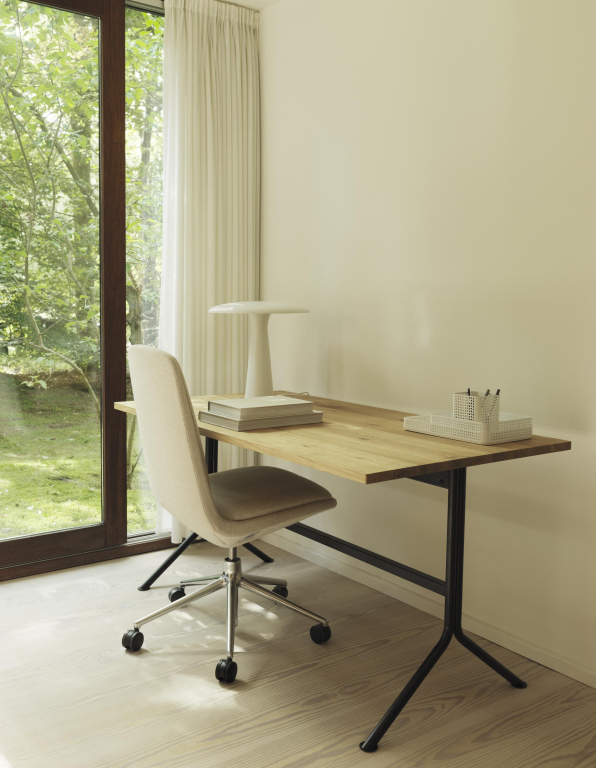 Normann Copenhagen Kip bureau black 150x80 pine