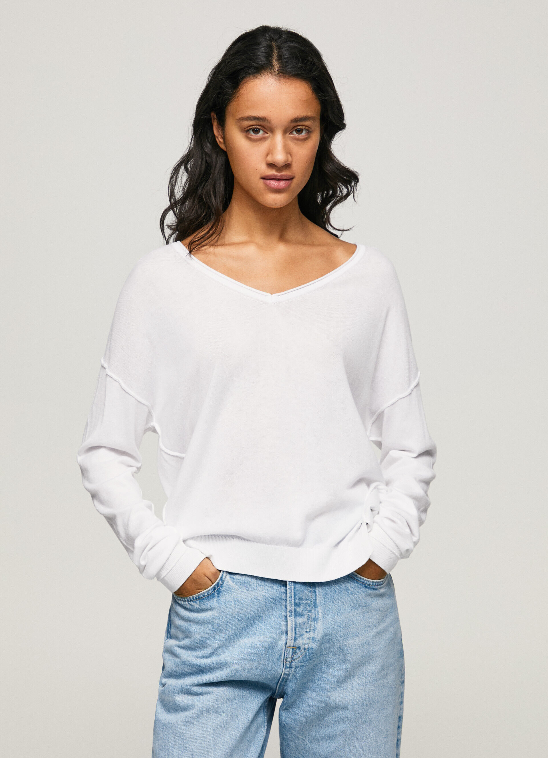 Camisa de malha com decote em V relaxado - branca
