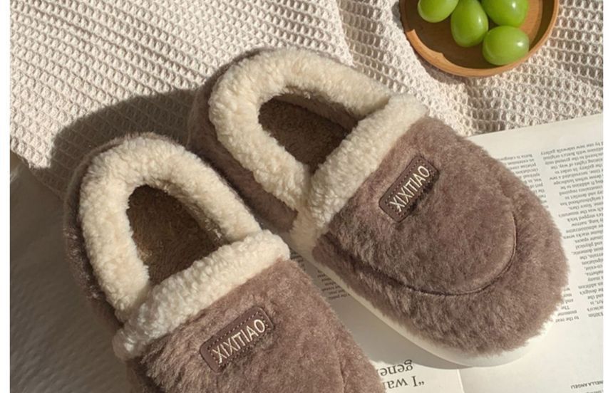 Dalli Daisy - Label Applique Fluffy Slippers