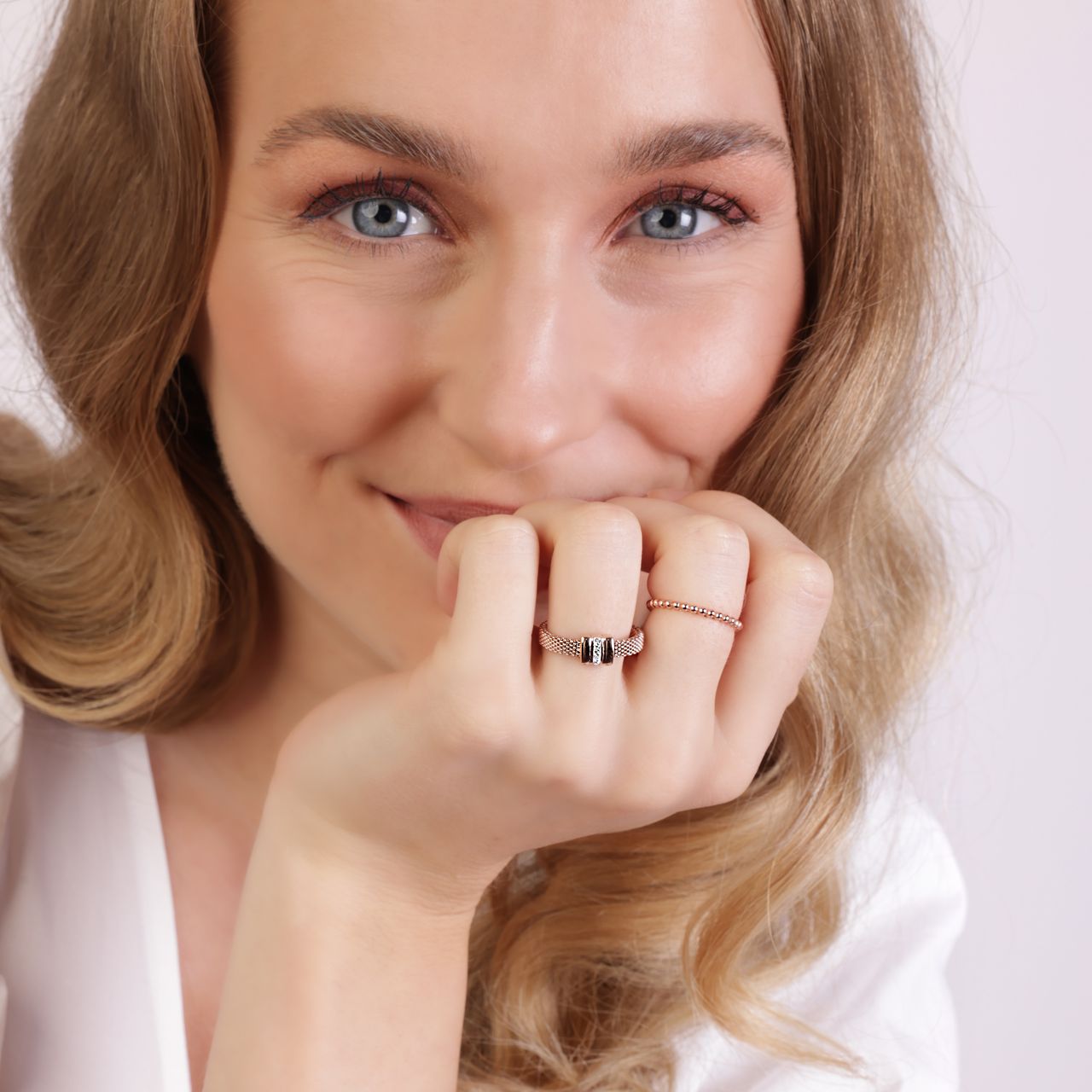 Zilveren ring roseplated met bolletjes