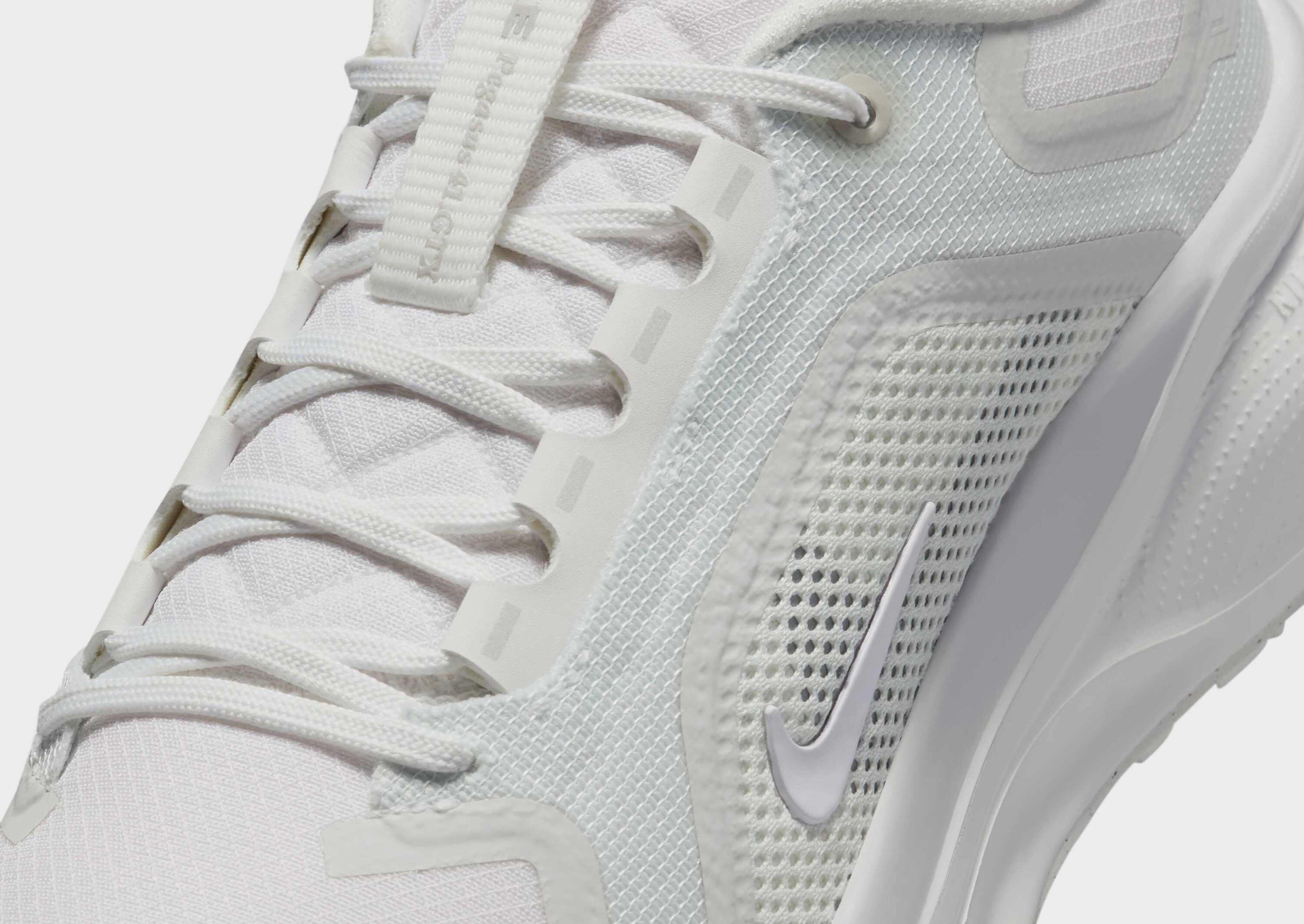 Nike WOMEN'S WATERPROOF ROAD