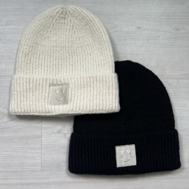 Squared smiley beanie