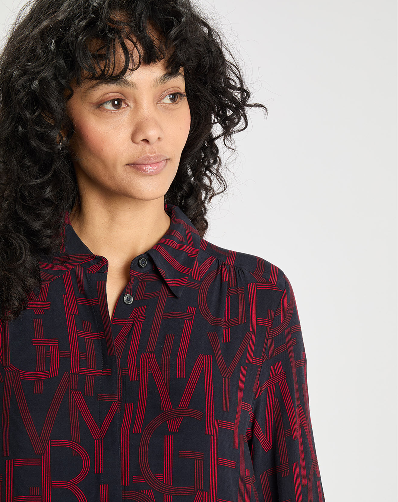 Tommy Hilfiger Robe Fluide imprimée rouge//bleu marine