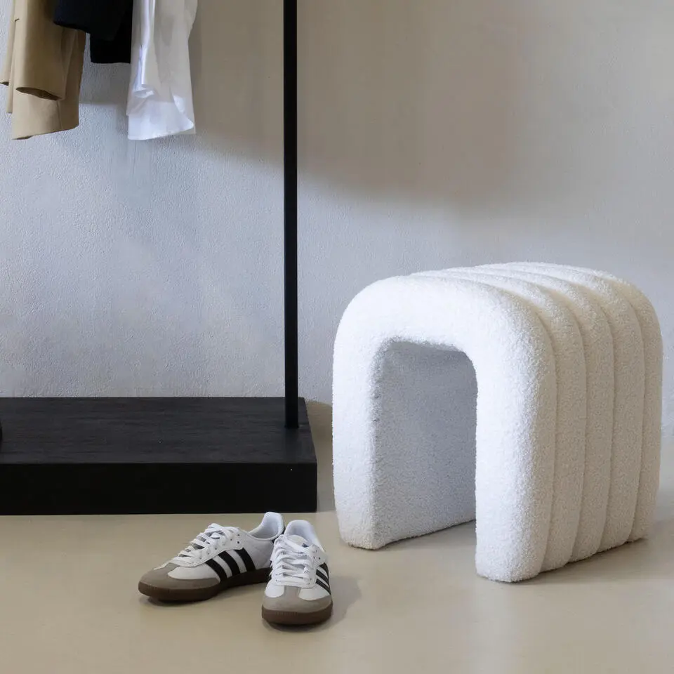 Poef Bouclé Beige - Zithoogte 45 cm - Japandi Stijl