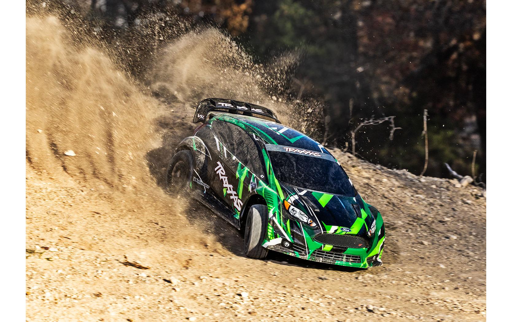 Rally Ford Fiesta ST VXL 4WD Grün, ARTR, 1:10<br>Robustes RC Rallyauto mit 3S Brushless Antrieb