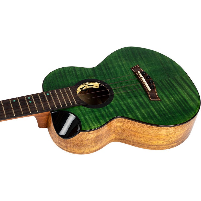 Flight Royal Series Comet EQ-A Tenor Green elektrisch-akoestische ukelele met deluxe gigbag