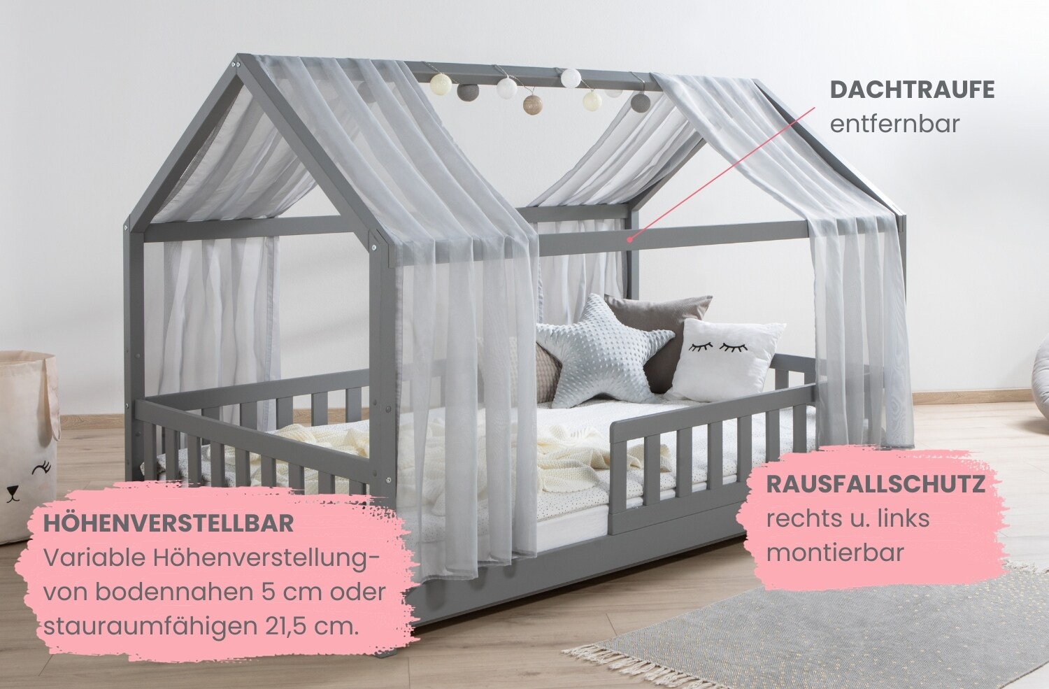TiCAA Hausbett mit Tüll Kim 90x200 cm, 100x200 cm, 120x200 cm, 140x200 für Jungen & Mädchen, inkl. Rolllattenrost, Rausfallschutz variabel, Montessori Bett Hellgrau aus Kiefer Massivholz