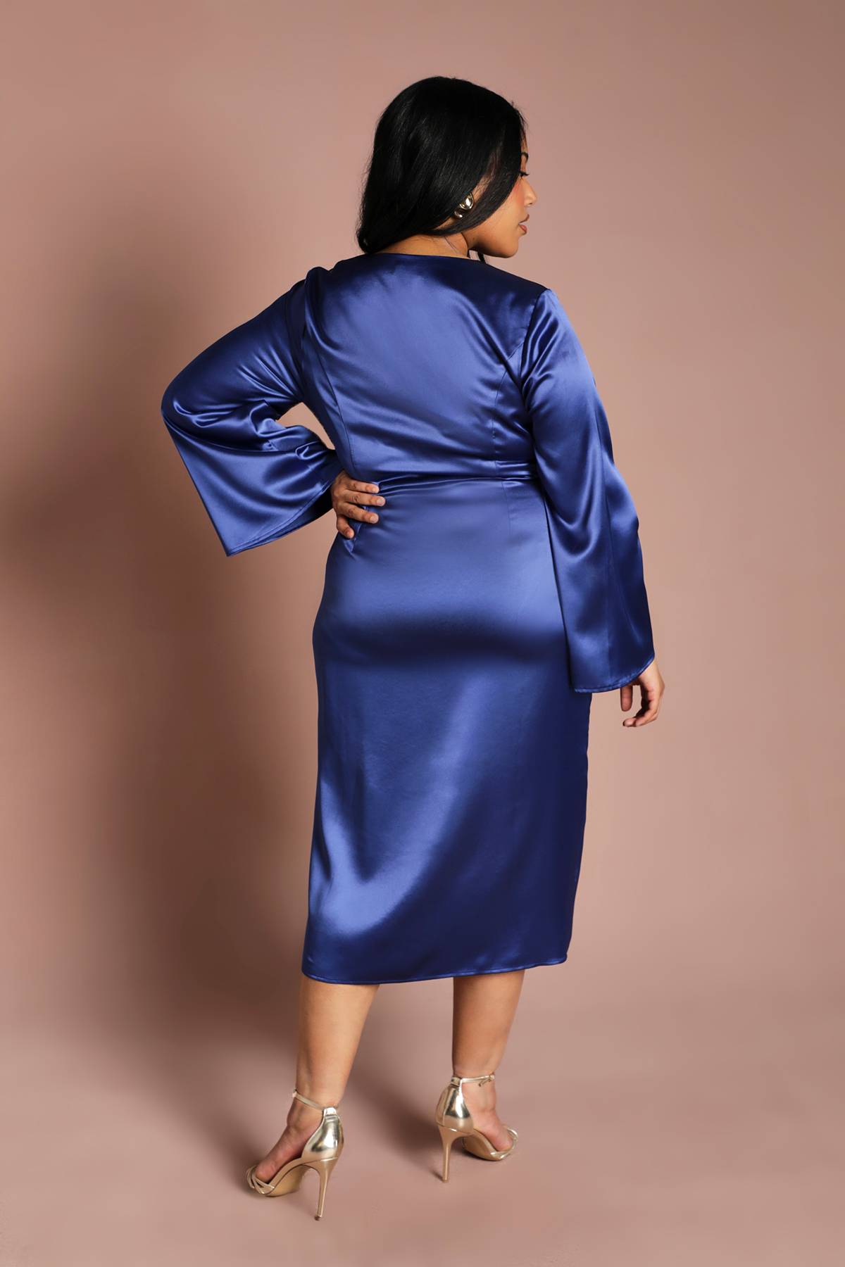 Coast Robe Grande Taille en Satin à Devant Croisé et Manches Évasées