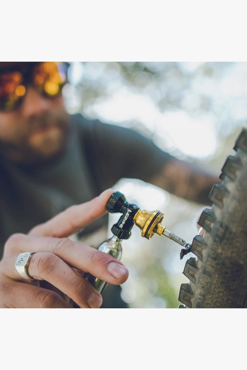 Lezyne Tubeless Co2 Blaster Adapter + Reparatur Set