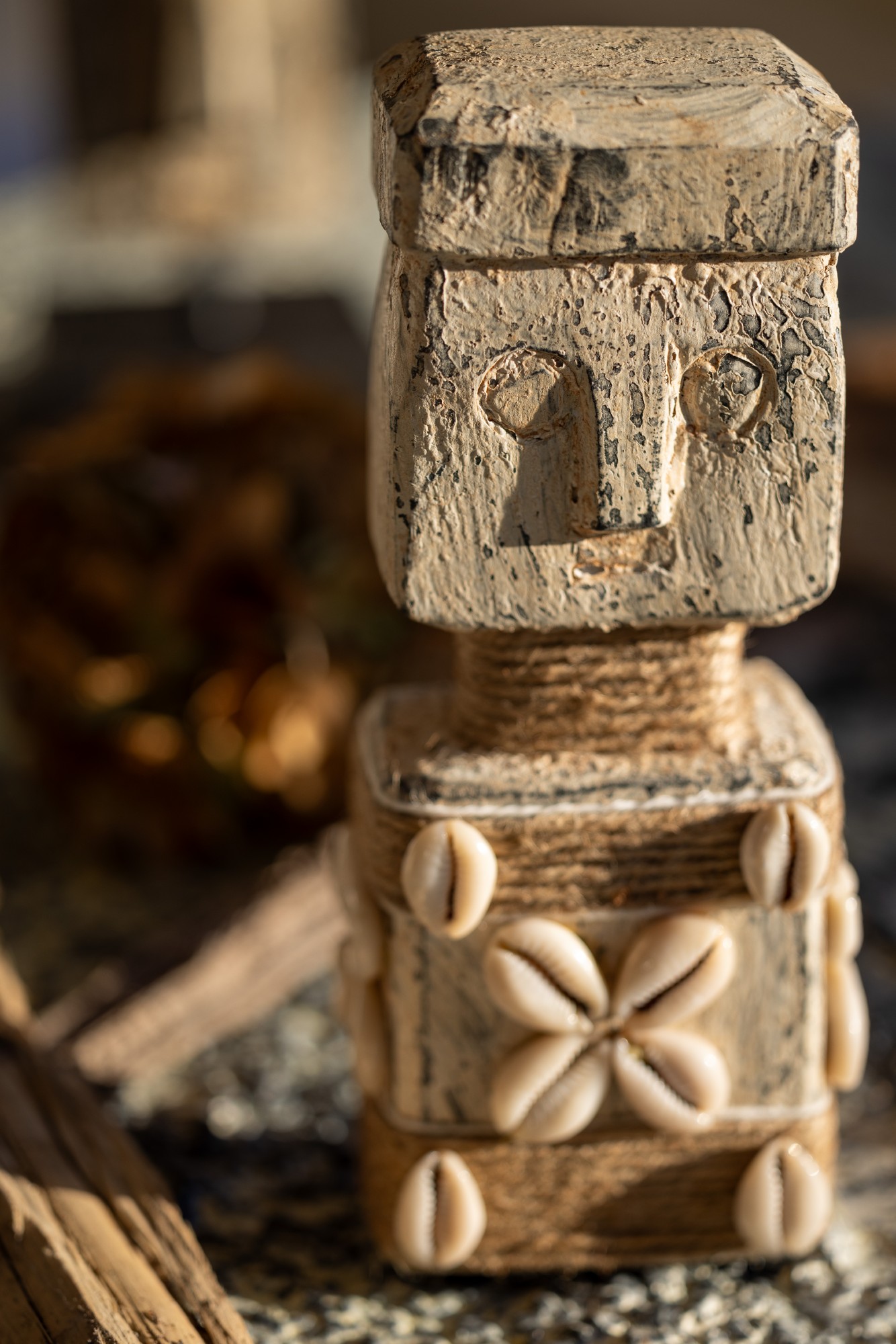 Statue 'Primitif' mit Muscheln, natur, H 20 cm, B 8 cm, L 7 cm von fischer's lagerhaus