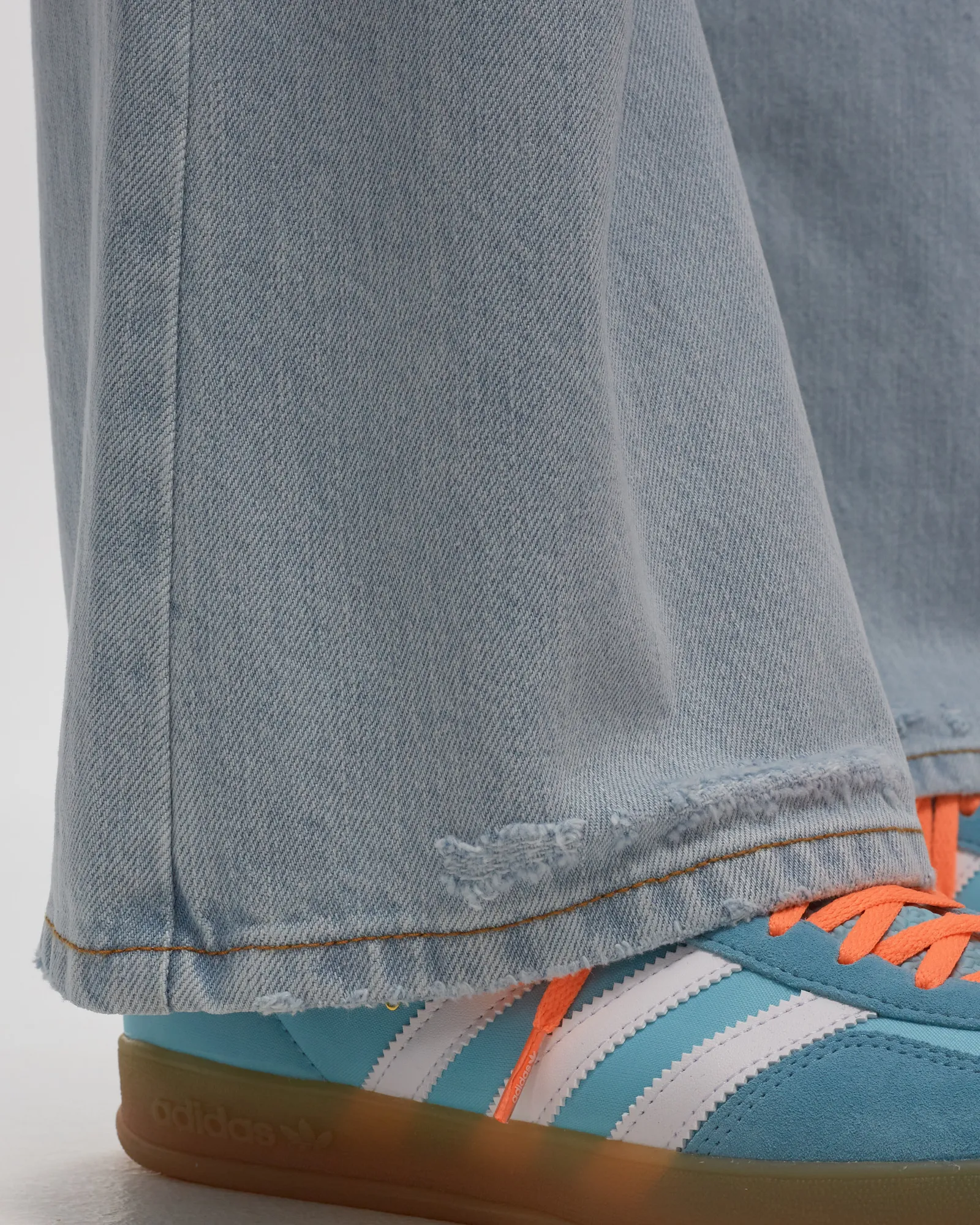 ERL DISTRESSED DENIM PANTS WOVEN
