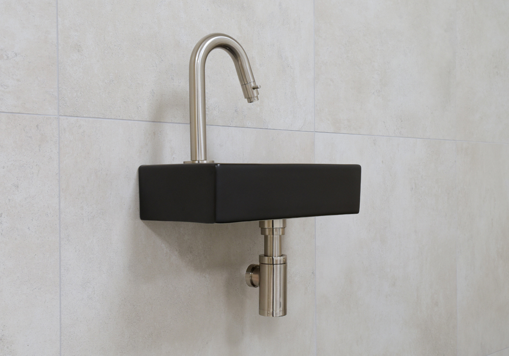 Mueller Mini Rhea fonteinset zwart met gebogen fonteinkraan links in kleur RVS